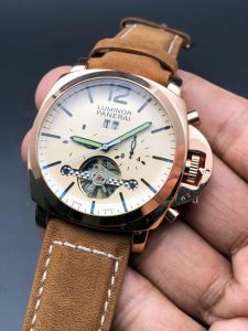 Read more about the article Brand Luminor Panerai Automatic 2899/-