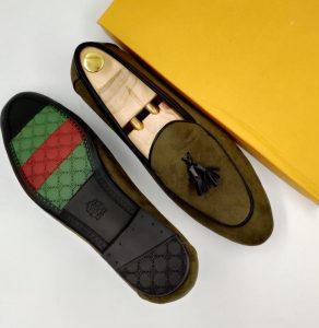 Read more about the article Gucci Loafers 1099/-