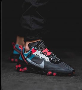 Read more about the article Model – Nike element 87 2299/-