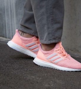 Read more about the article MODEL ADIDAS ULTRABOOST 4.0 WMNS 2199/-