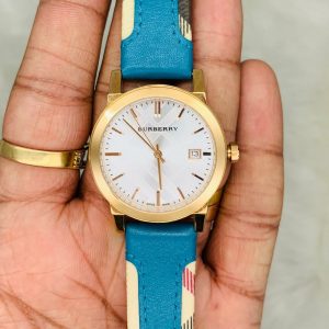 Read more about the article Burberry Quartz Watch For Her 2399/-