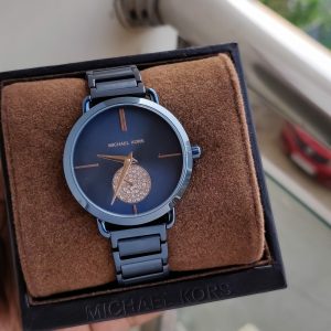 Read more about the article Michael Kors MK3680 2999/-