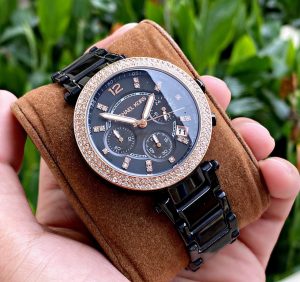 Read more about the article Michael Kors MK5896 2499/-