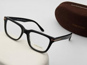 Read more about the article Tom Ford Frames 1599/-
