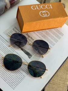 Read more about the article Gucfi Sunglasses 799/-