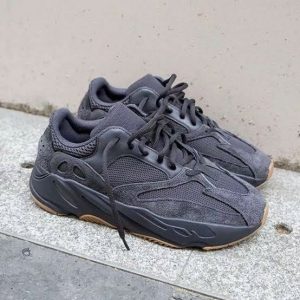 Read more about the article Adidas Yeezy 700 Utility Black 2399/-