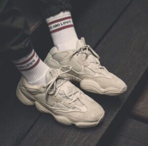 Read more about the article Adidas Yeezy 500 Blush 3199/-