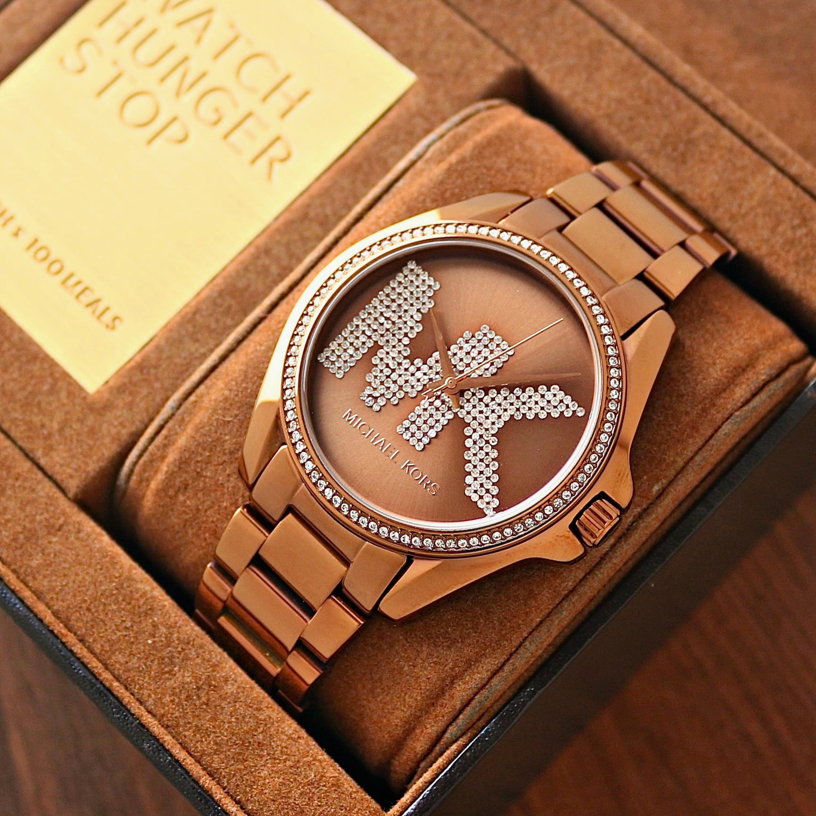 Read more about the article Michael Kors Bradshaw 7AA Ladies 2399/-