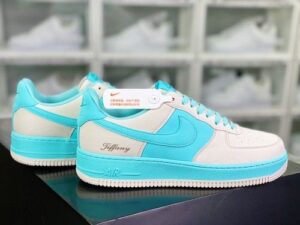 Read more about the article Nike Airforce 1 X Tiffany 3699/-